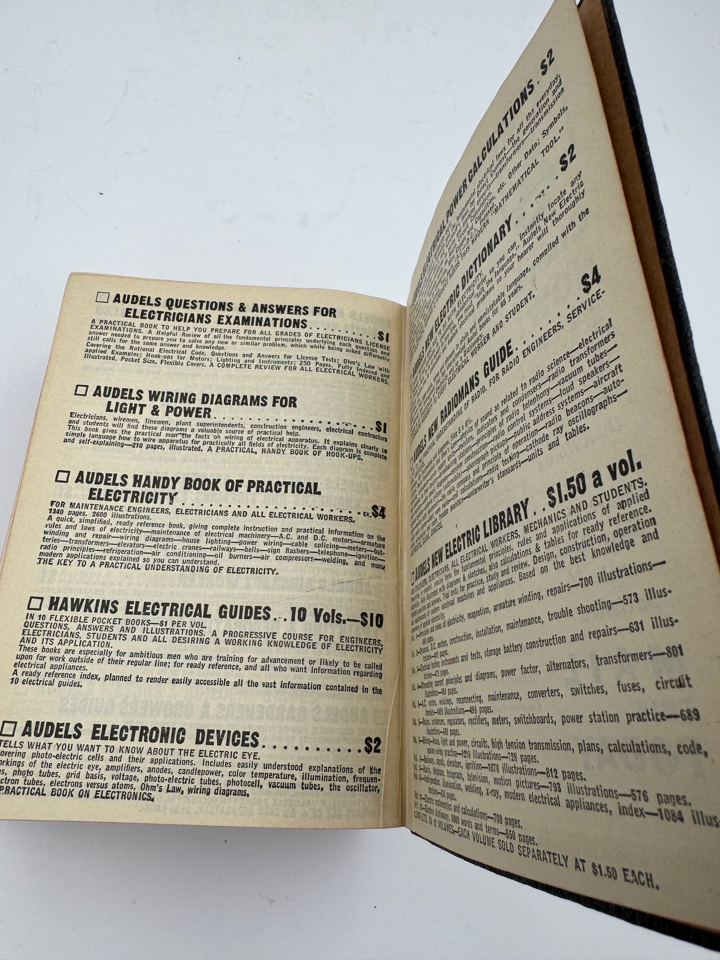 Vintage Audells New Automobile Guide Book