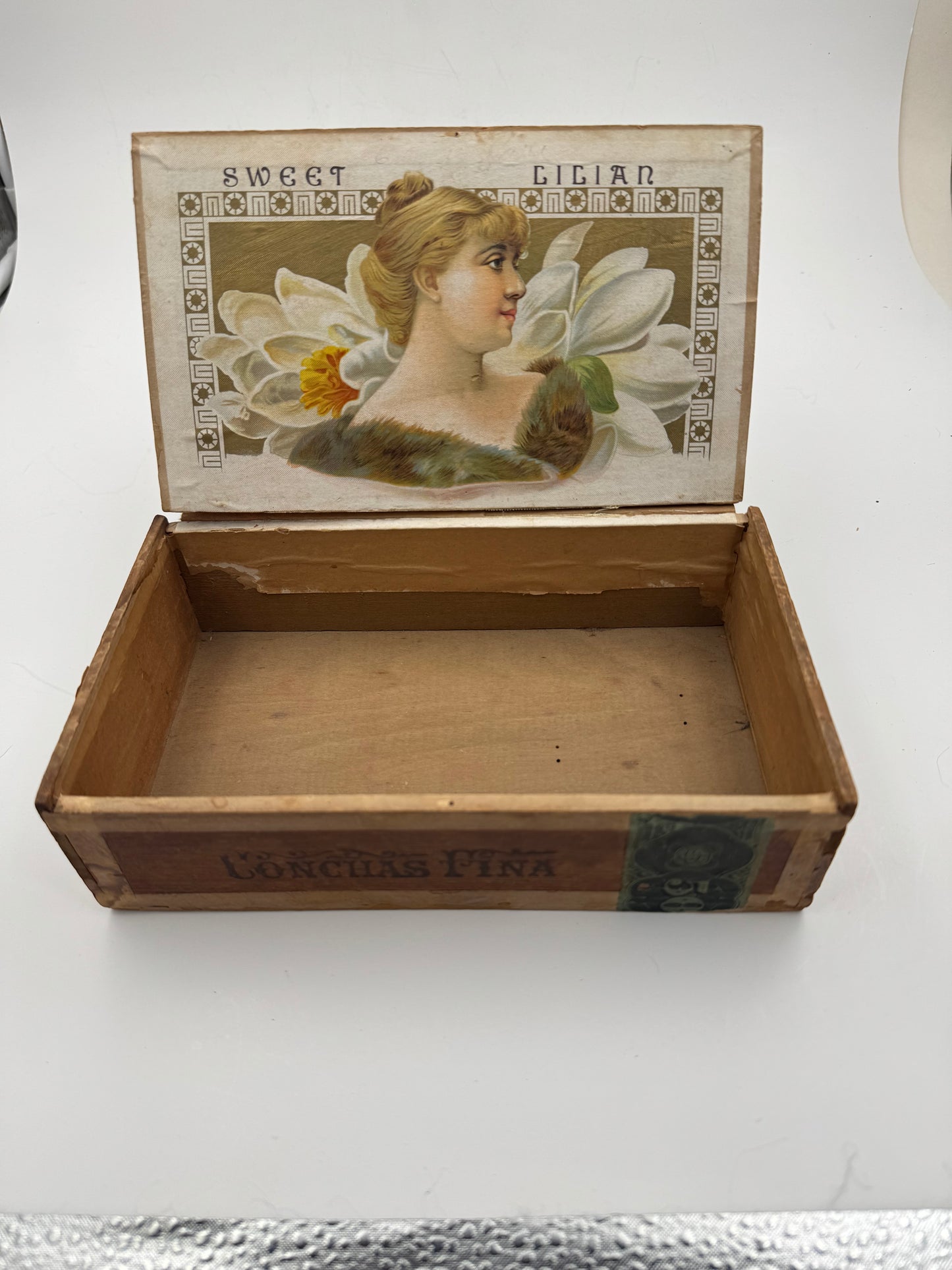 Vintage Cigar Box Sweet Lilian Top Torn RARE