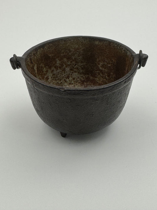 Vintage Toy Cast Iron 3 Leg Pot