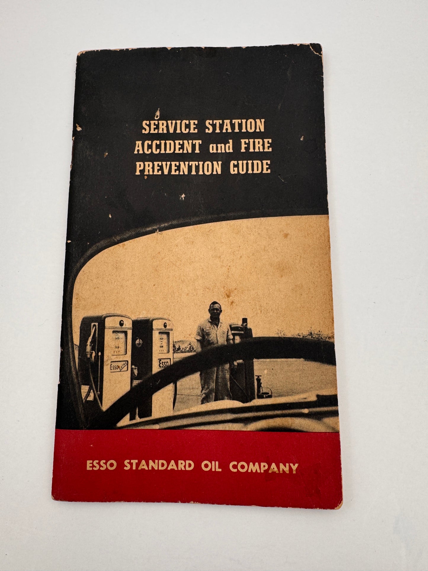 Vintage Esso Standard Oil Station Guide