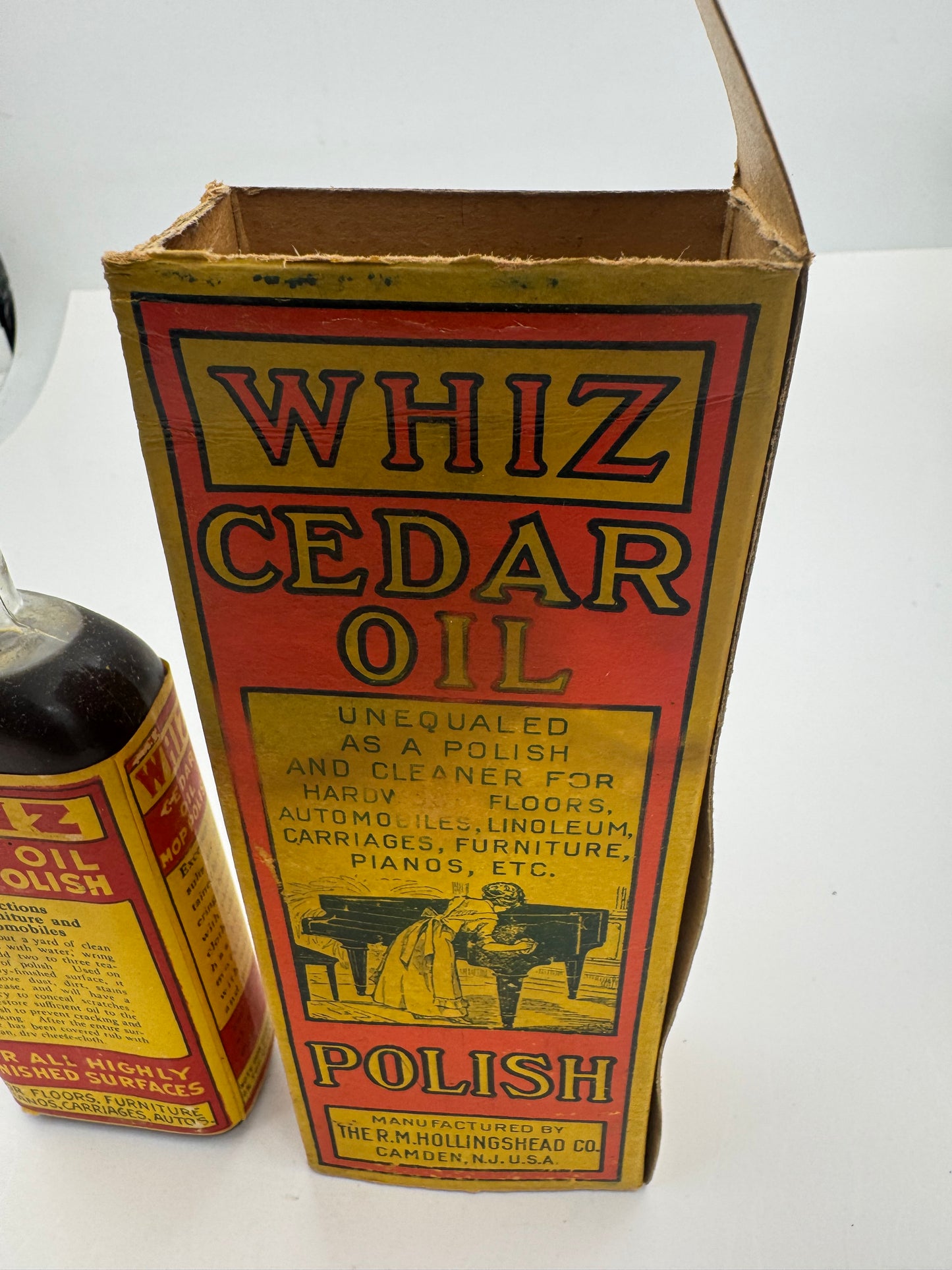 Vintage Whiz Cedar Oil Bottle Full With Original Package NOS