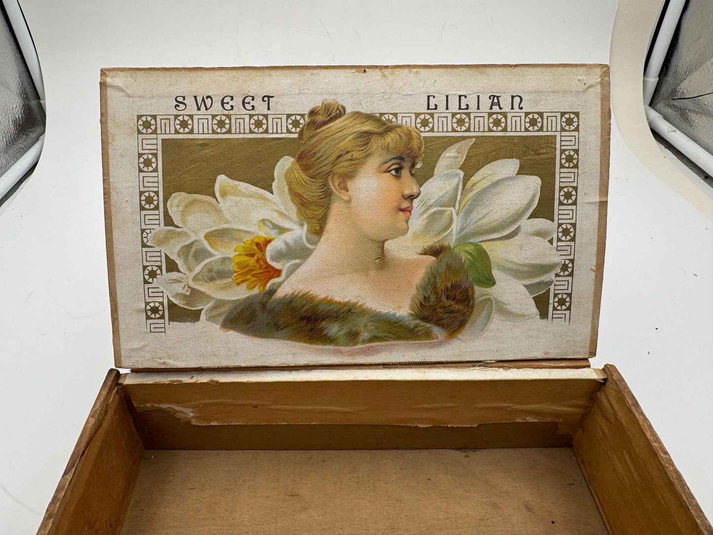 Vintage Cigar Box Sweet Lilian Top Torn RARE